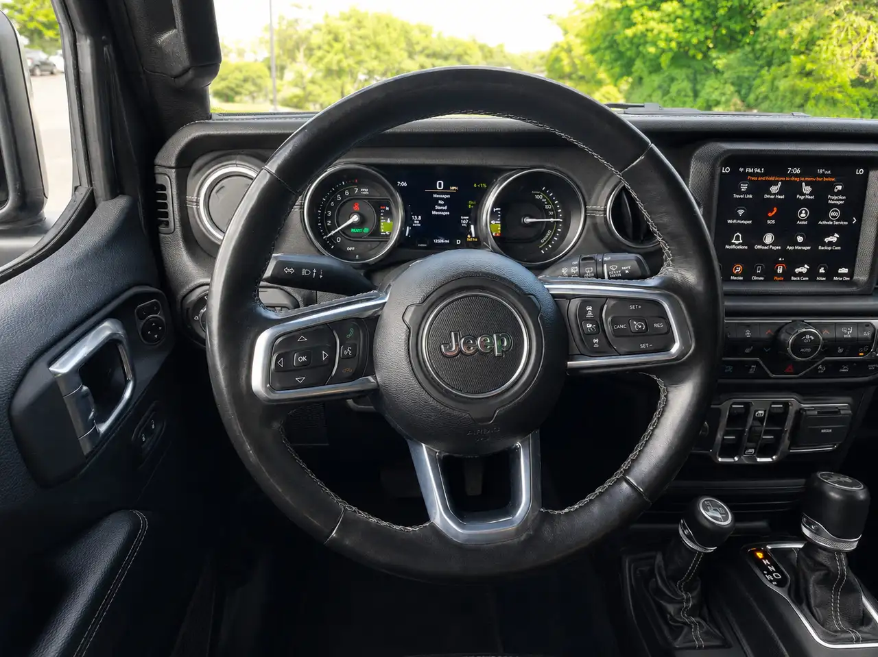 Jeep Wrangler снимка Jeep Wrangler