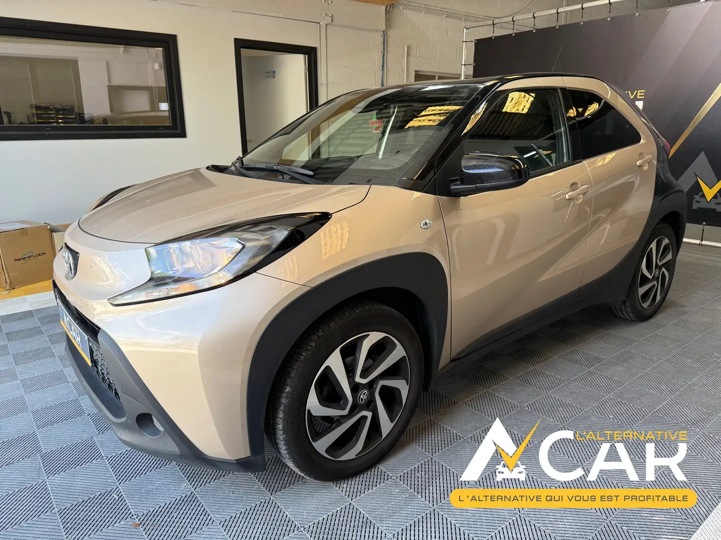 Toyota Aygo X 1.0i VVT-i pulse CVT - GARANTIE TOYOTA 2034 Beige - 1