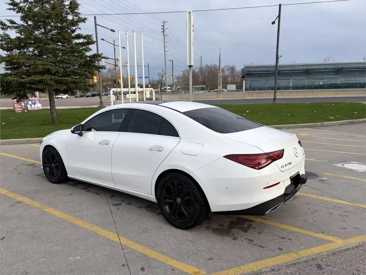 Mercedes-Benz CLA снимка Mercedes-Benz CLA