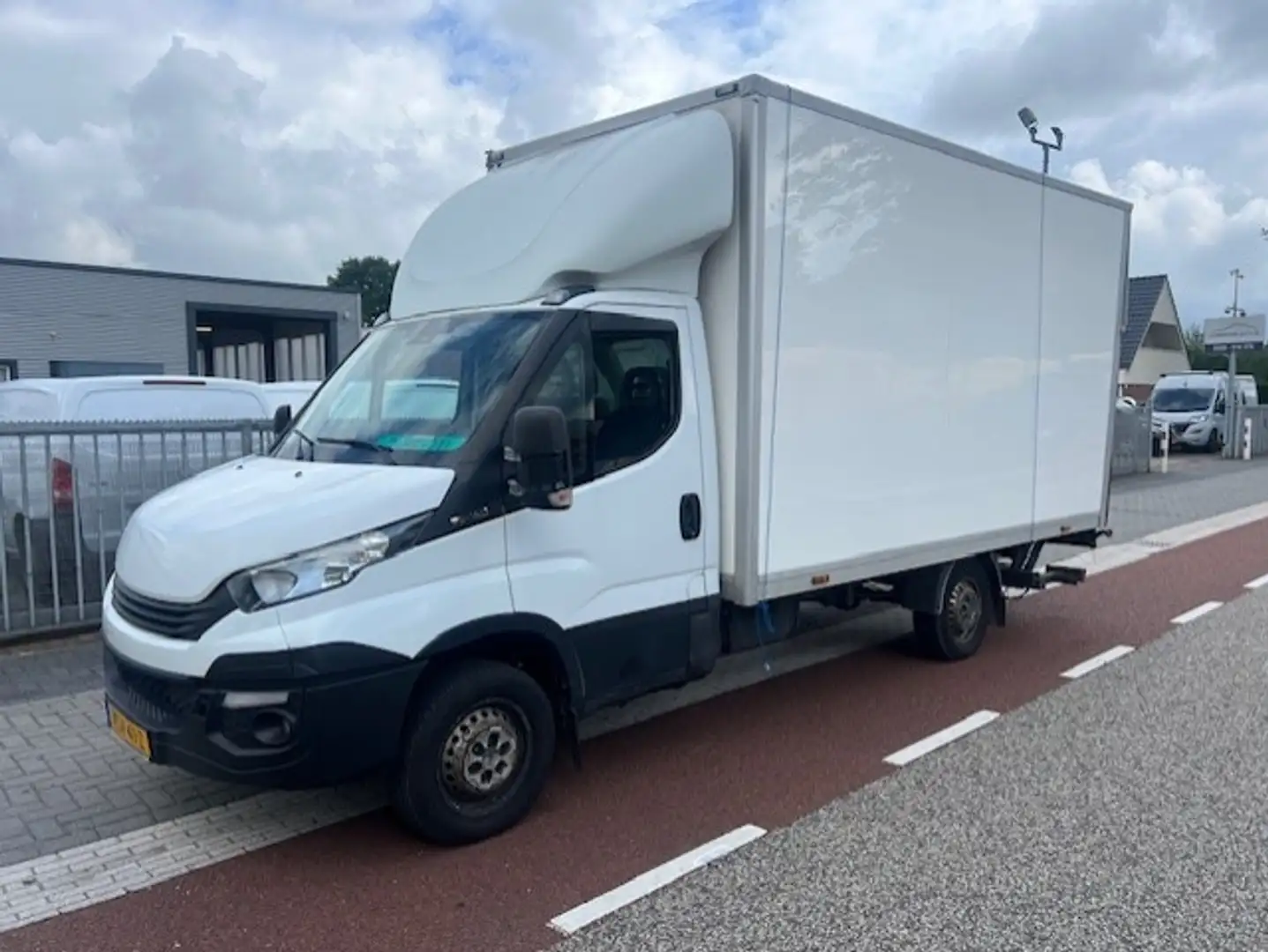 Iveco Daily 35S14 2.3D 100KW 375 KOFFER LAADKLEP LBW KLIMA EUR Wit - 1