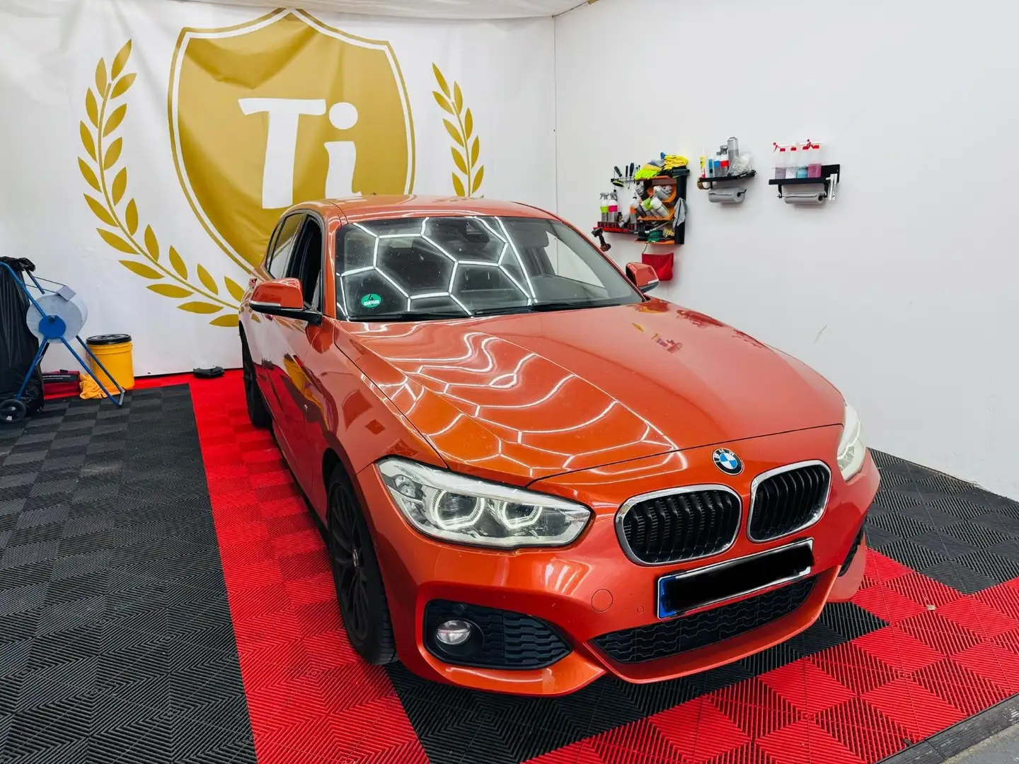 BMW 118 *Baureihe*Lim.*5-trg.*118d*M-Sport*Keyless*Navi* Orange - 2
