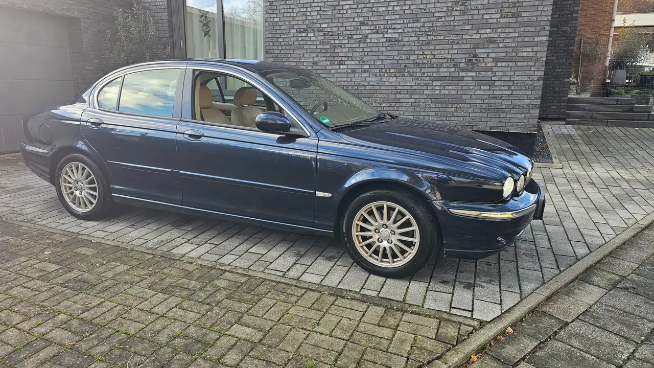 Jaguar X-Type
