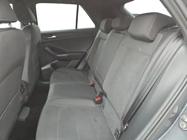 Volkswagen T-Roc view 10