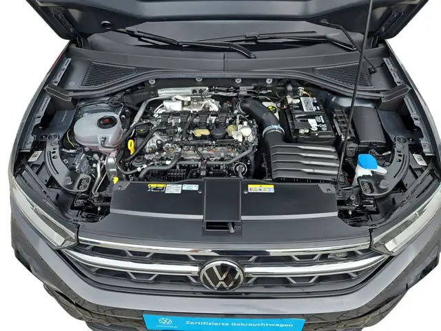 Volkswagen T-Roc view 12