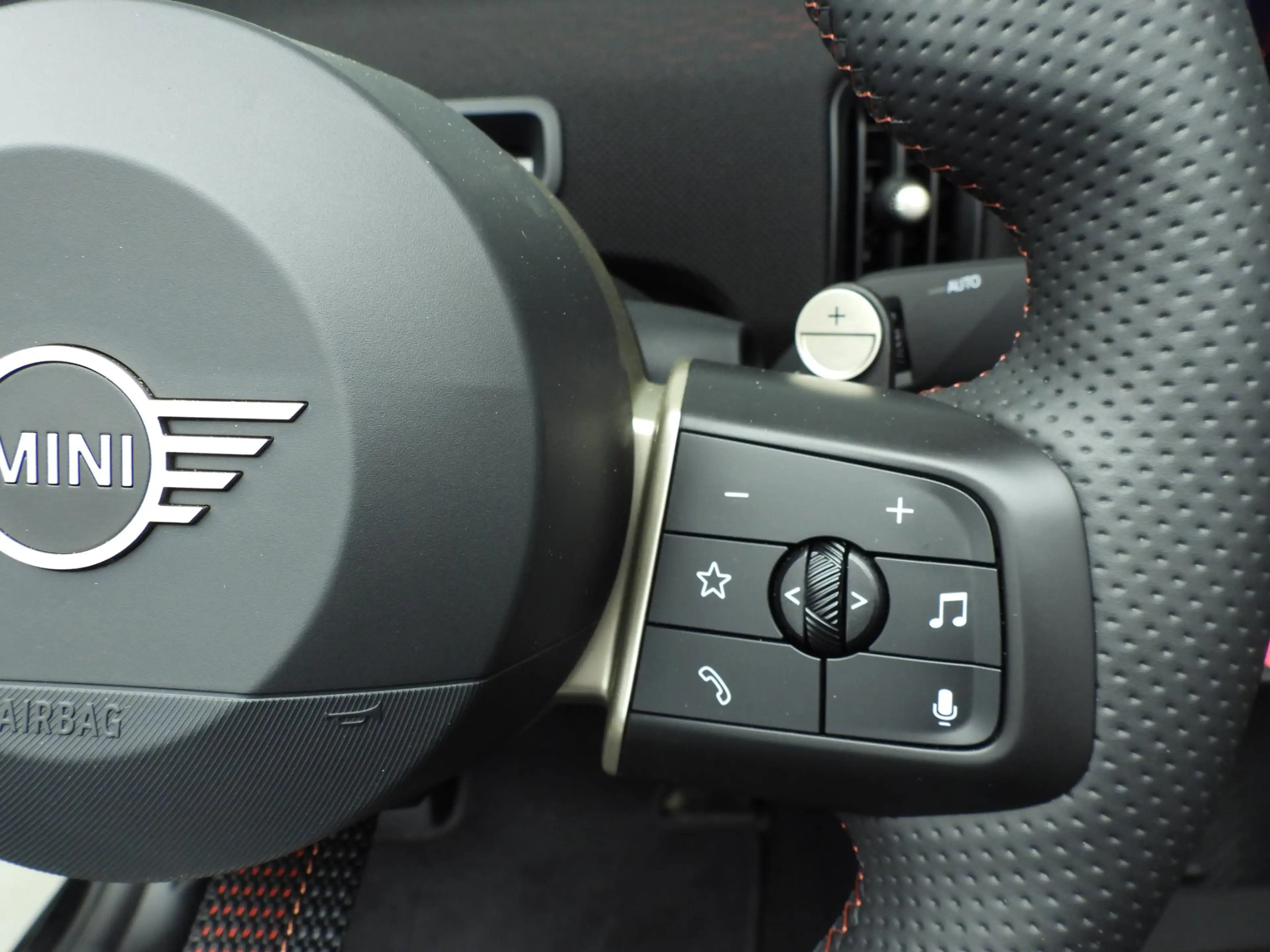 MINI Cooper C Cabrio 2.0 John Cooper Works M Comfort Access | Harman Ka — photo 15