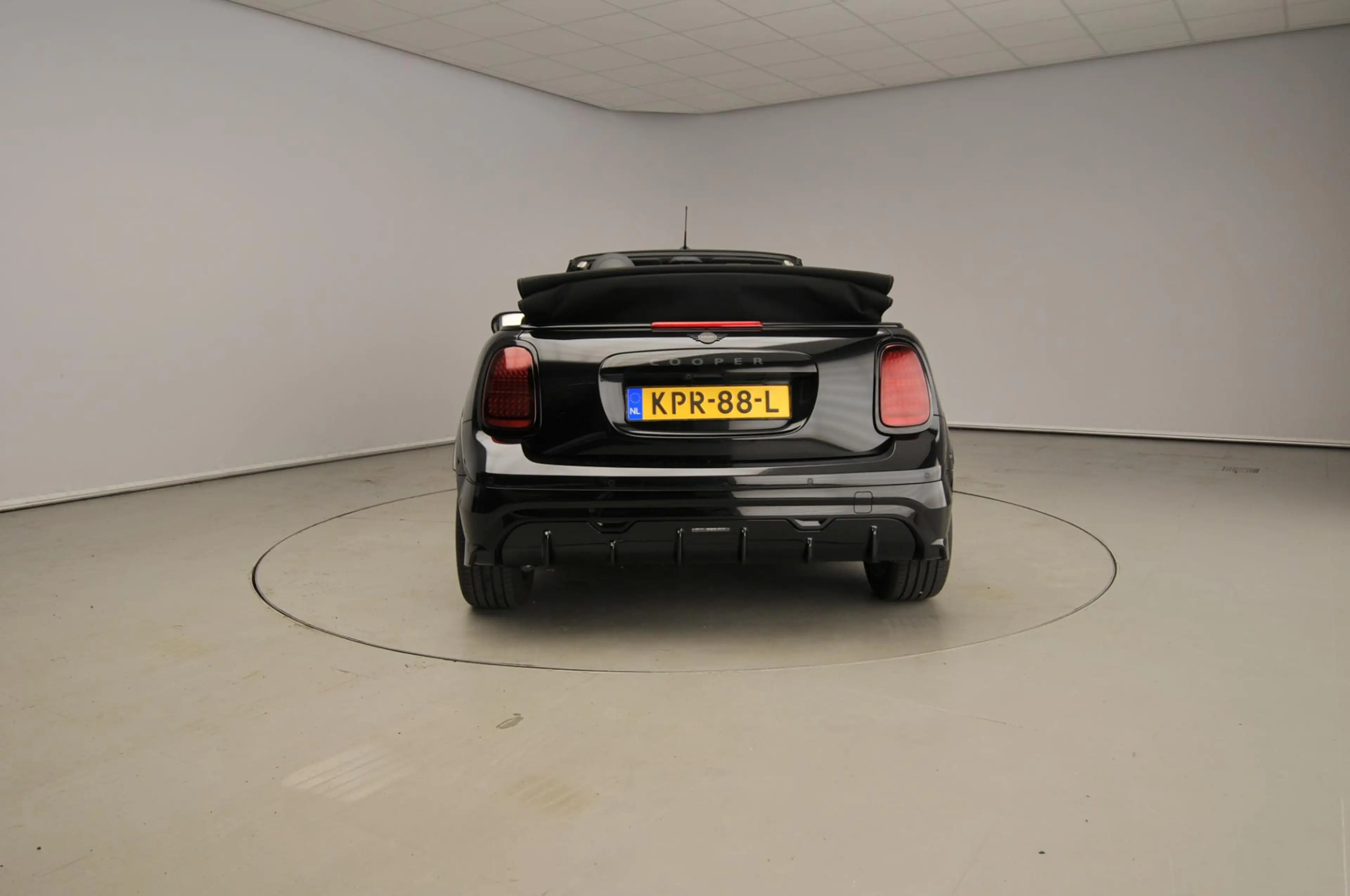 MINI Cooper C Cabrio 2.0 John Cooper Works M Comfort Access | Harman Ka — photo 5