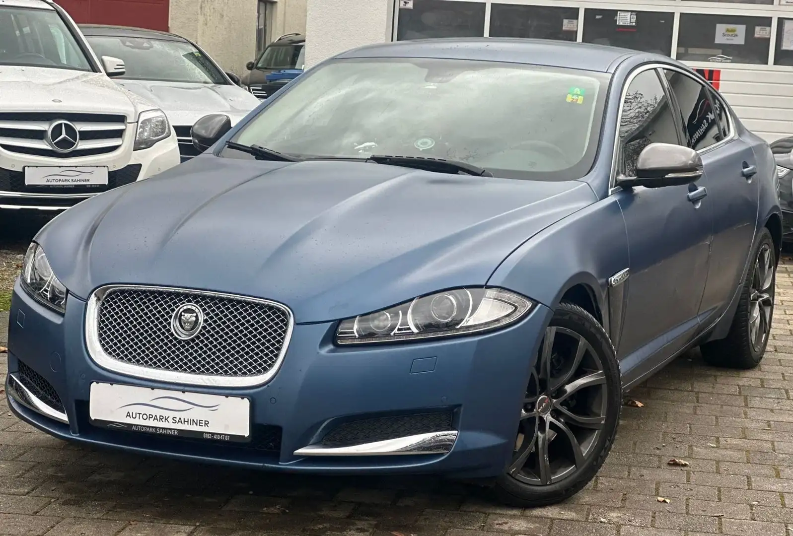 Jaguar XF 2.2 Diesel Bleu - 2