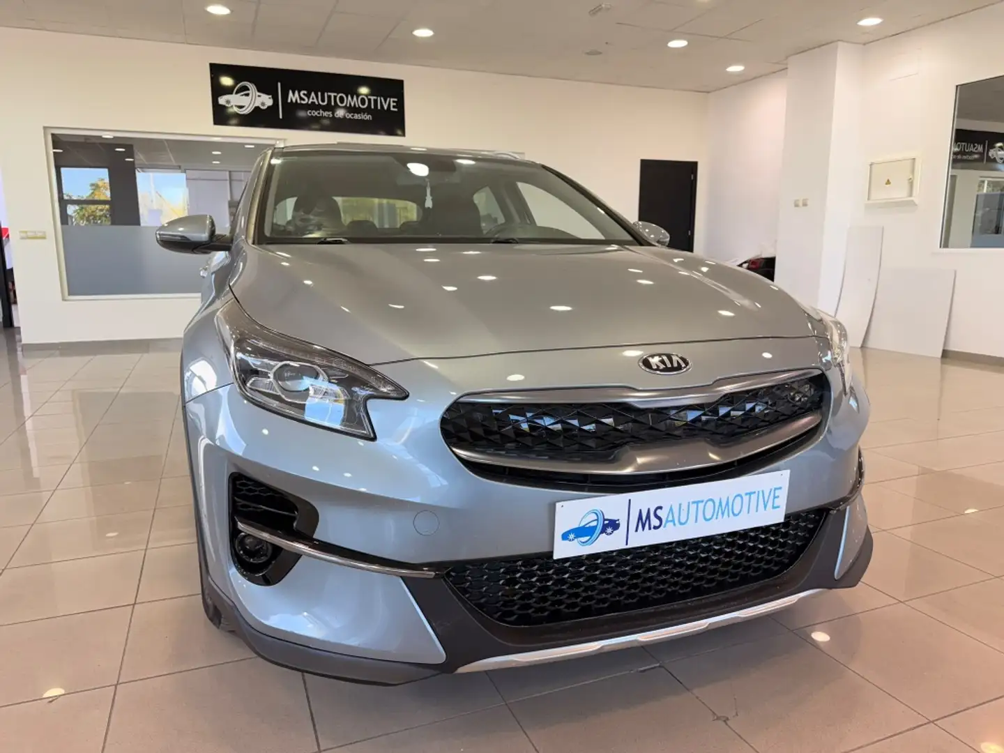 Kia XCeed 1.6 PHEV eTech Aut. Gris - 1
