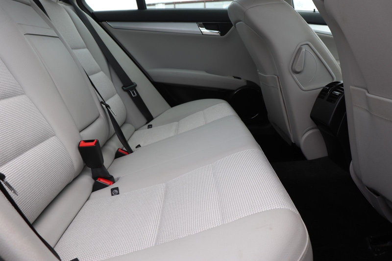 Mercedes-Benz C 180 Limousine CGI BlueEfficiency — photo 13