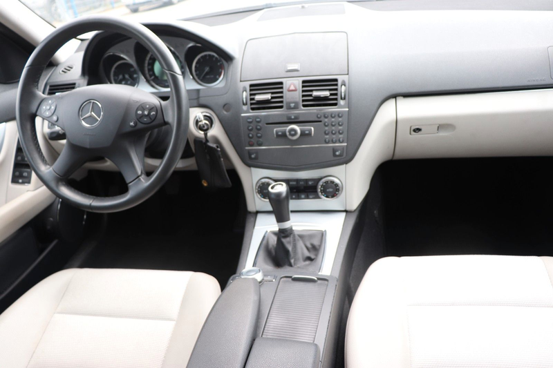 Mercedes-Benz C 180 Limousine CGI BlueEfficiency — photo 11