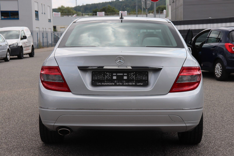 Mercedes-Benz C 180 Limousine CGI BlueEfficiency — photo 4