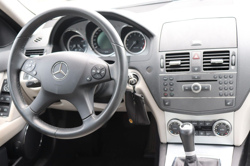 Mercedes-Benz C 180 Limousine CGI BlueEfficiency — photo 12