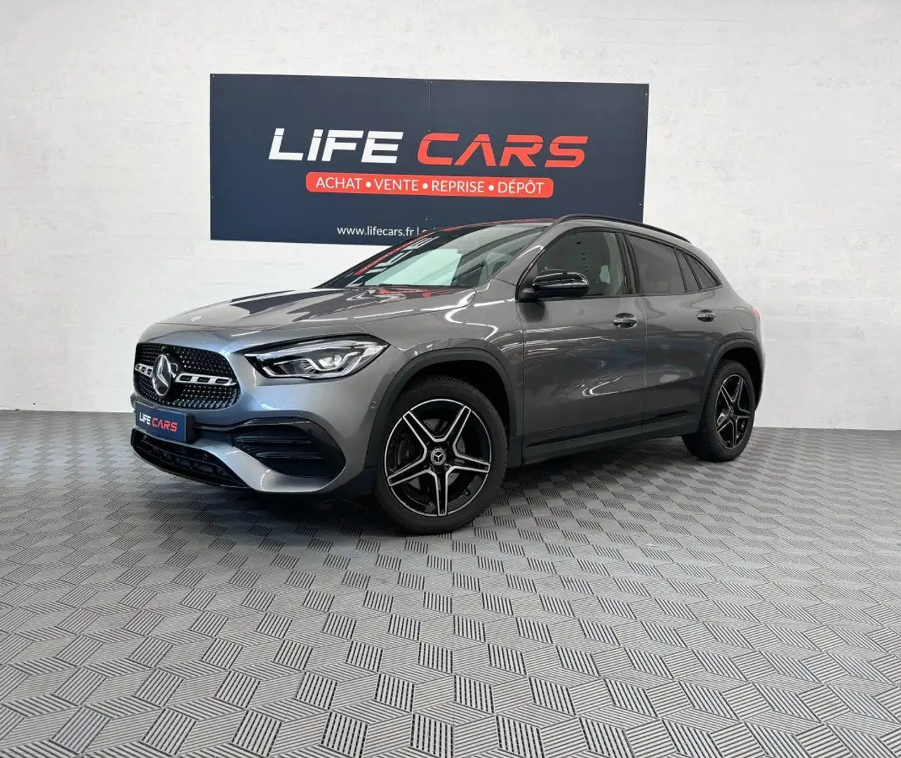 Mercedes-Benz GLA 250 Classe 250 e 160%2B102ch AMG Line 8G-DCT Français  Gris - 2