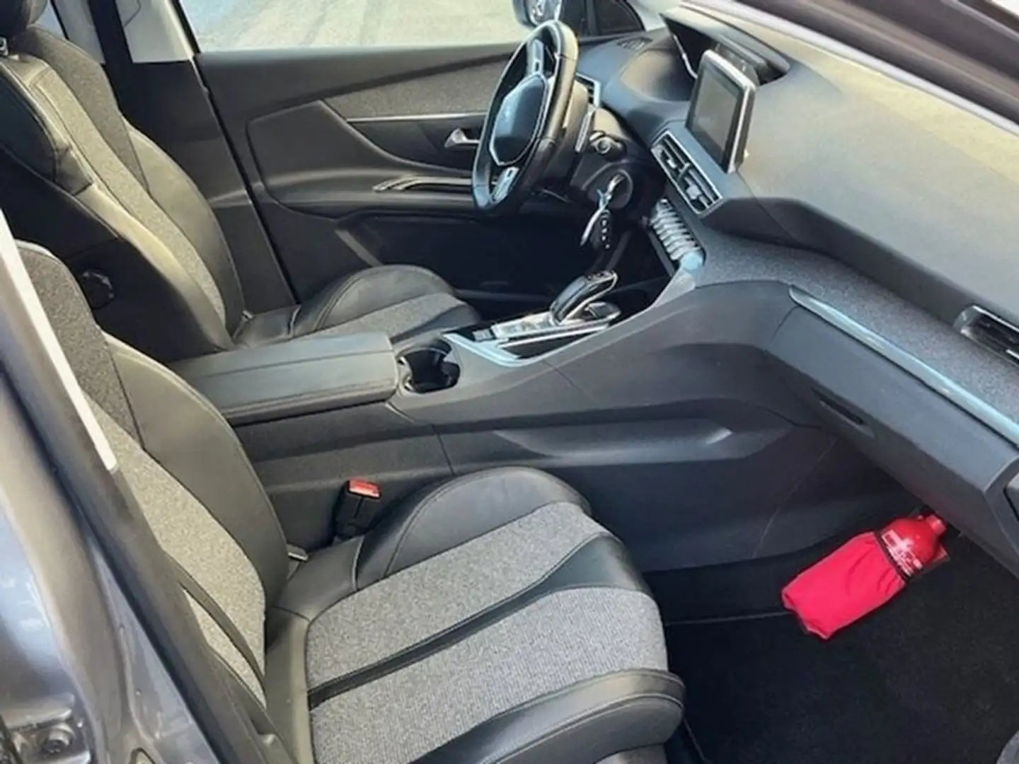 Peugeot 3008 *GPS*CAMERA* 1.6 HDI 115 PK EAT ALLURE Grijs - 2