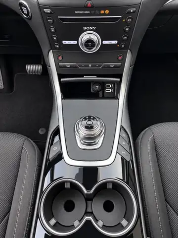 Ford S-Max view 13
