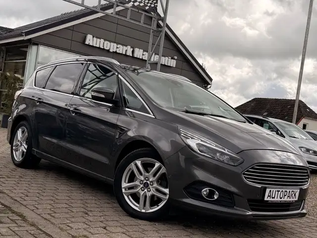 Ford S-Max main image