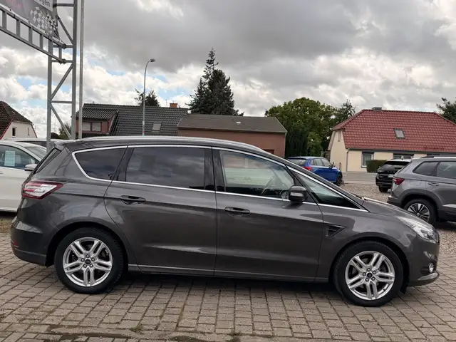 Ford S-Max view 7