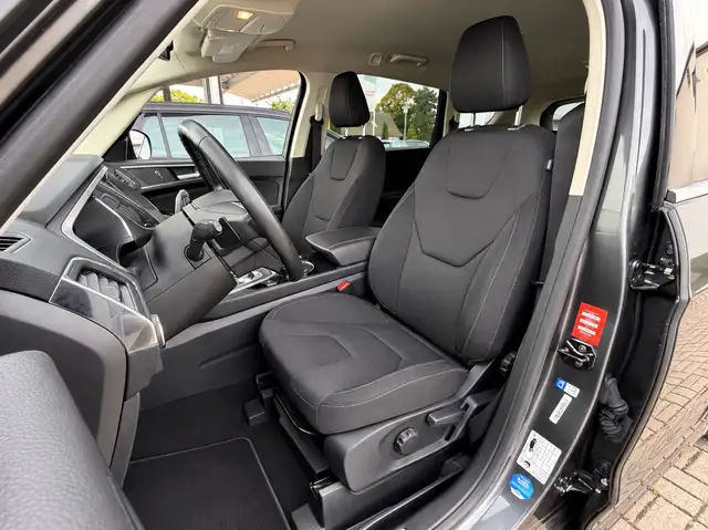 Ford S-Max view 9