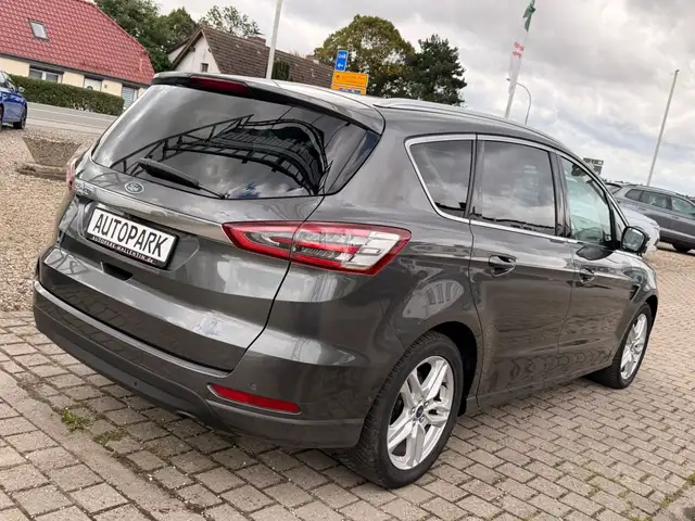 Ford S-Max view 6
