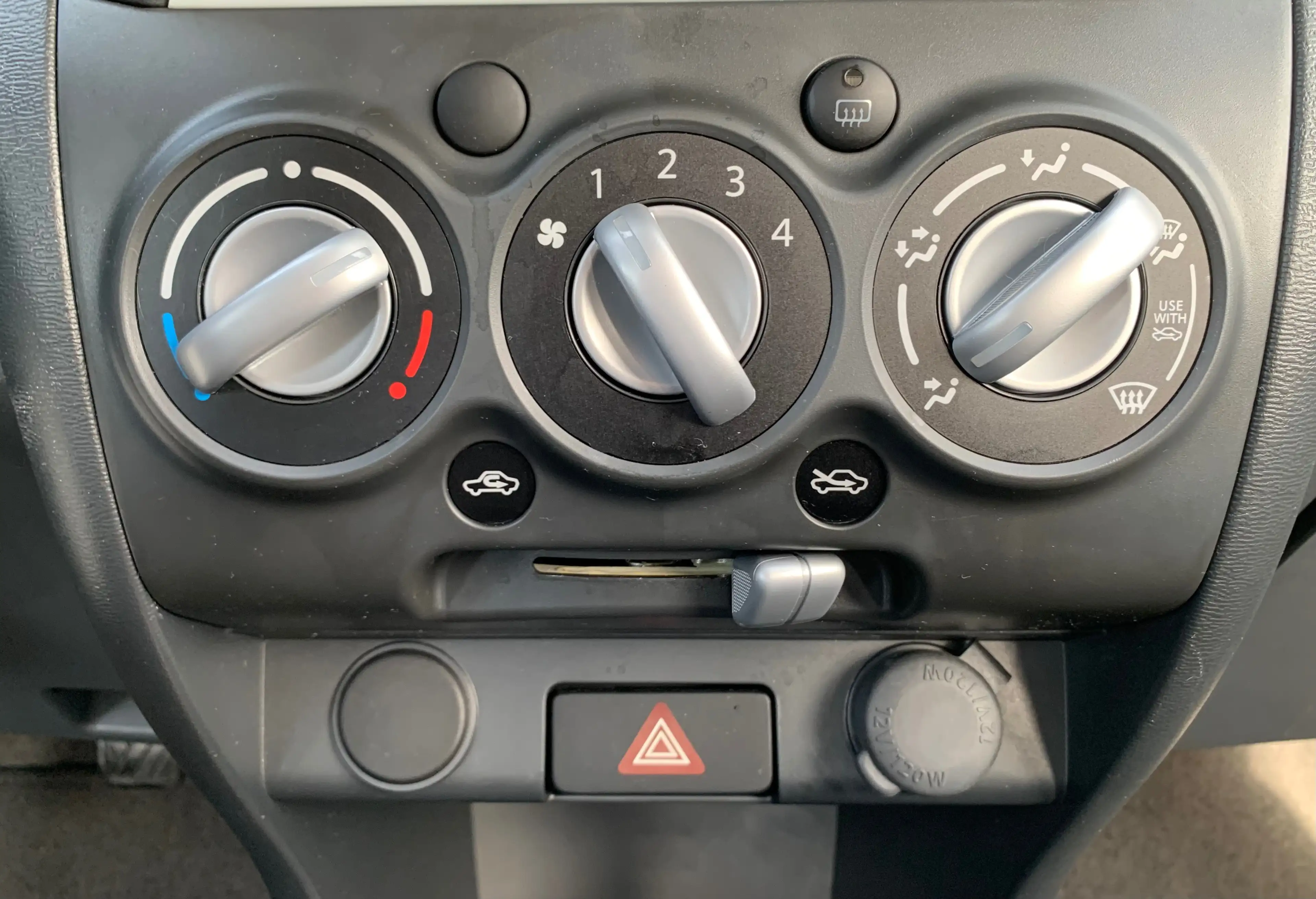 Suzuki Alto 1.0i / Carnet Complet / Faible KM / Garantie — photo 15