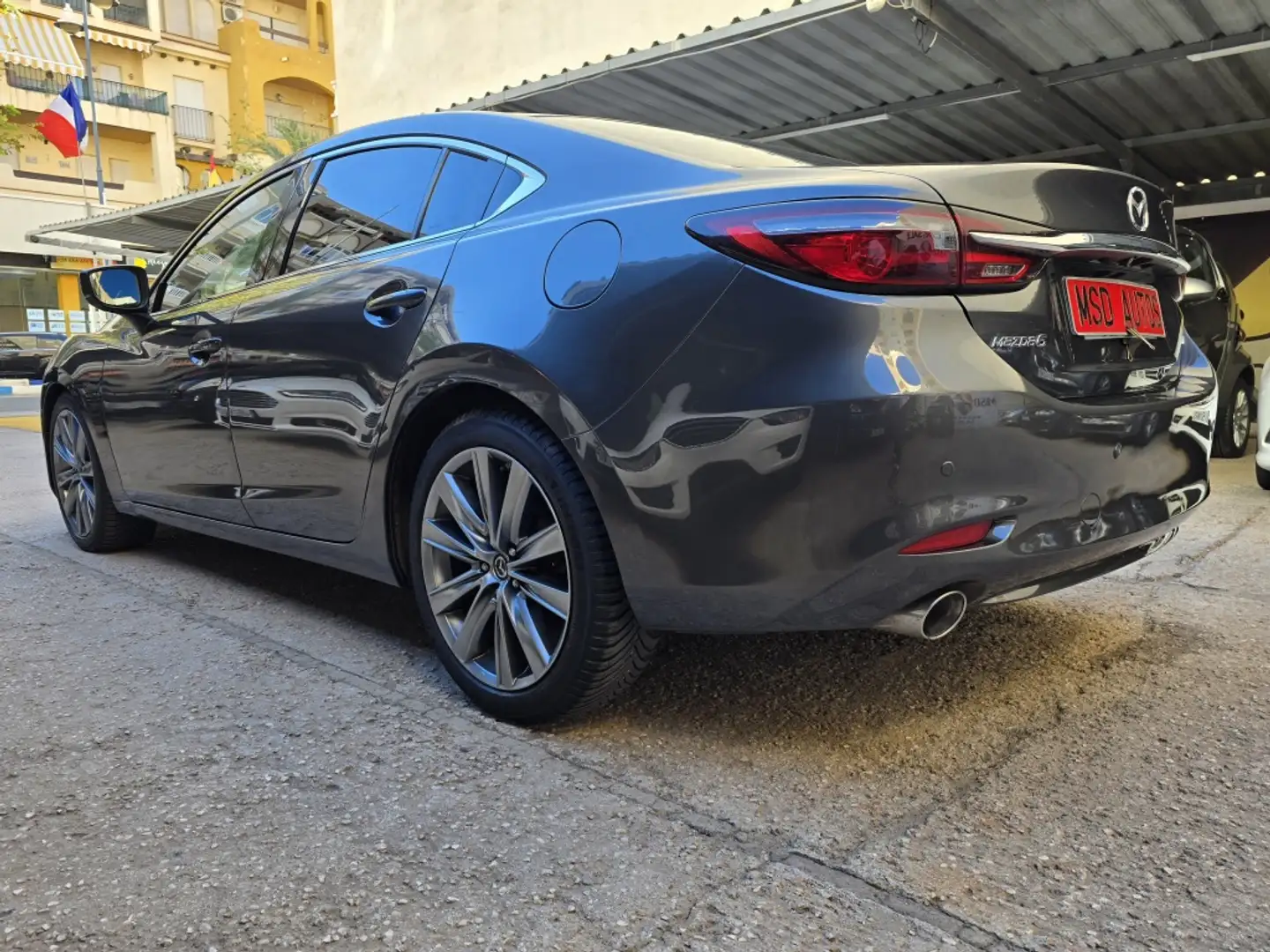 Mazda 6 2.2 Skyactiv-D Signature Sky Aut. 135kW Grijs - 2