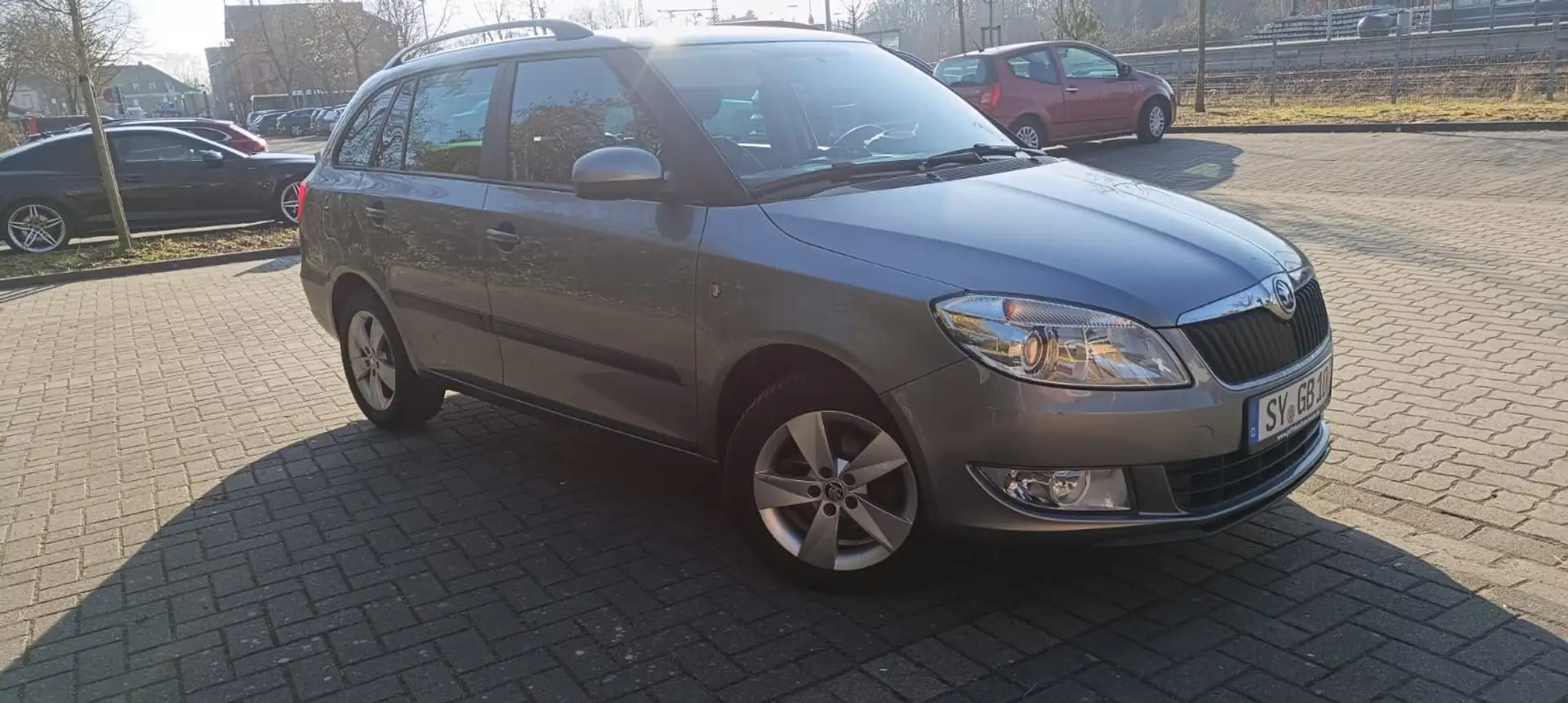 Skoda Fabia Fresh Grau - 2