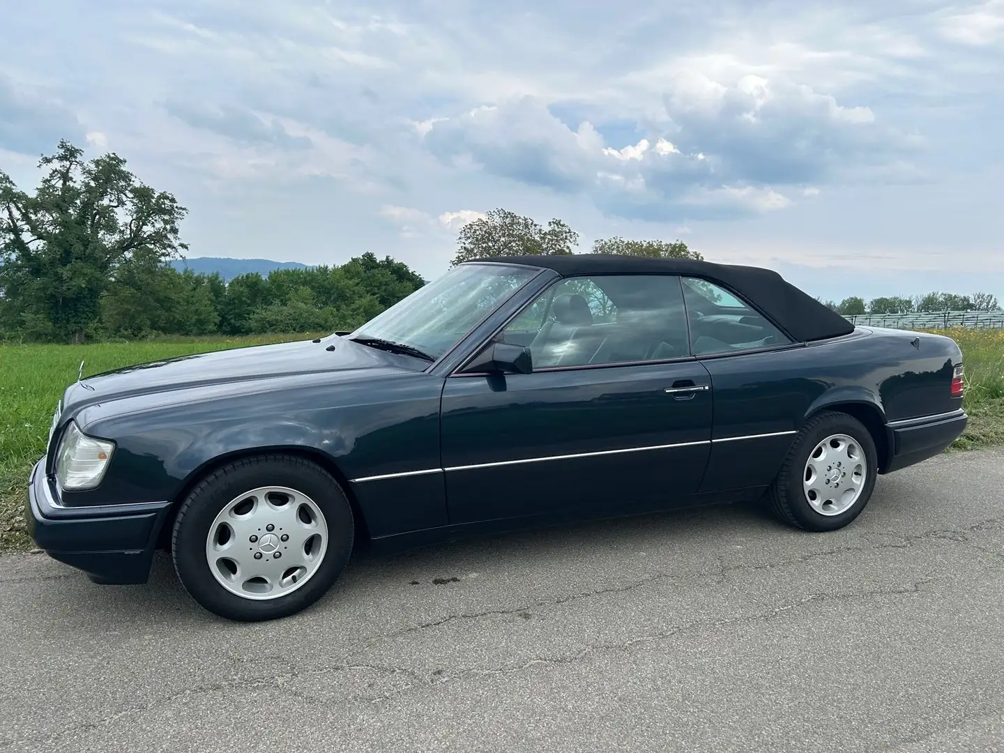 Mercedes-Benz E 200 Cabrio, absoluter Traumzustand !!! Schwarz - 2