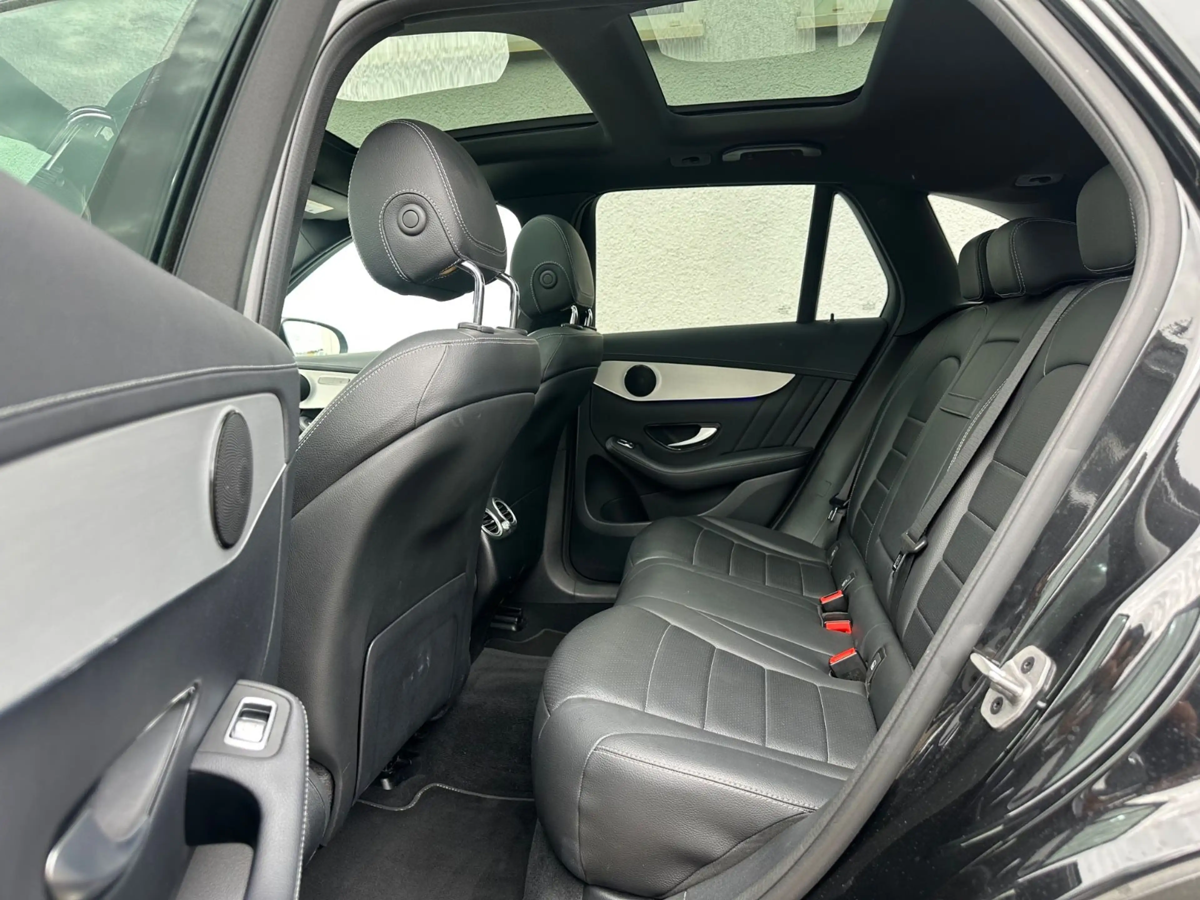 Mercedes-Benz GLC 220 d 4Matic AMG Panorama/Digi-Display/ Night — photo 8
