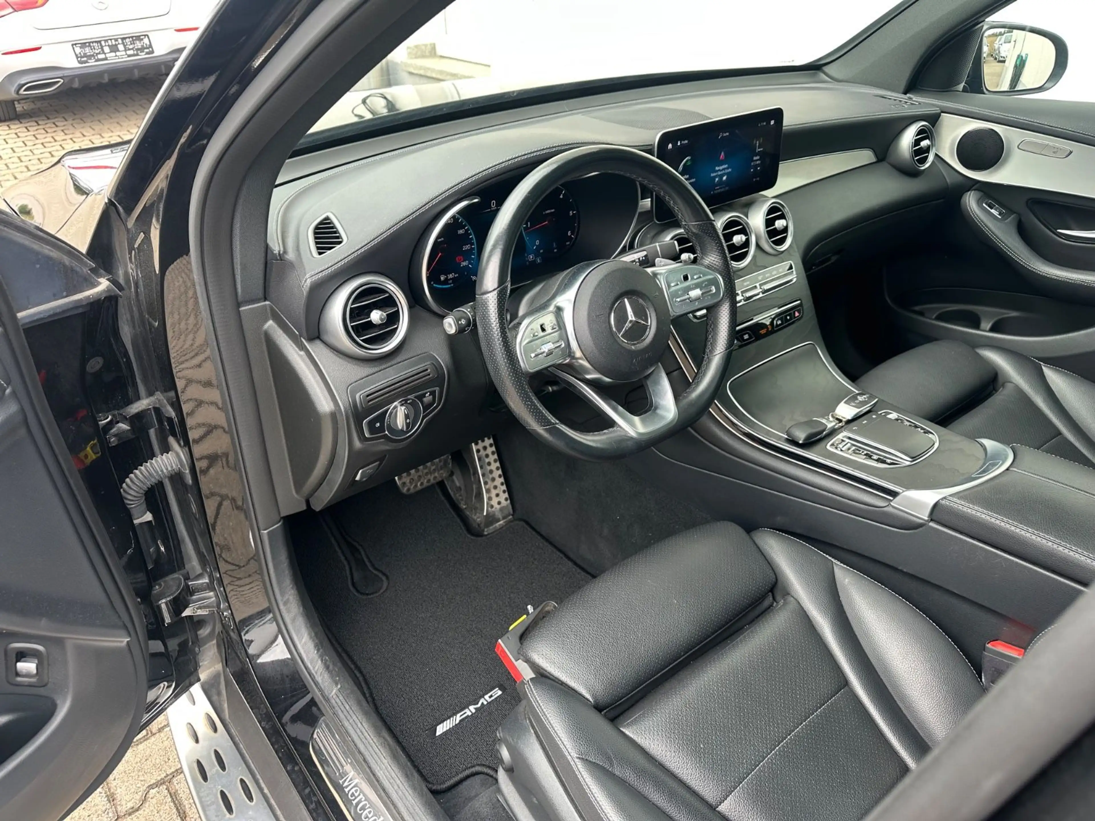 Mercedes-Benz GLC 220 d 4Matic AMG Panorama/Digi-Display/ Night — photo 6