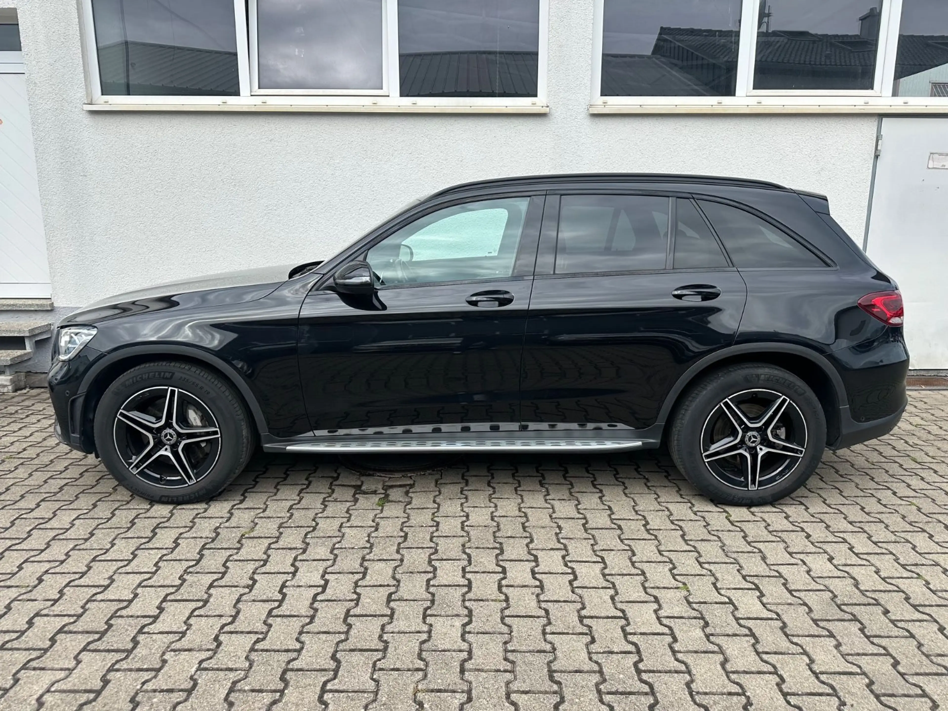 Mercedes-Benz GLC 220 d 4Matic AMG Panorama/Digi-Display/ Night — photo 9