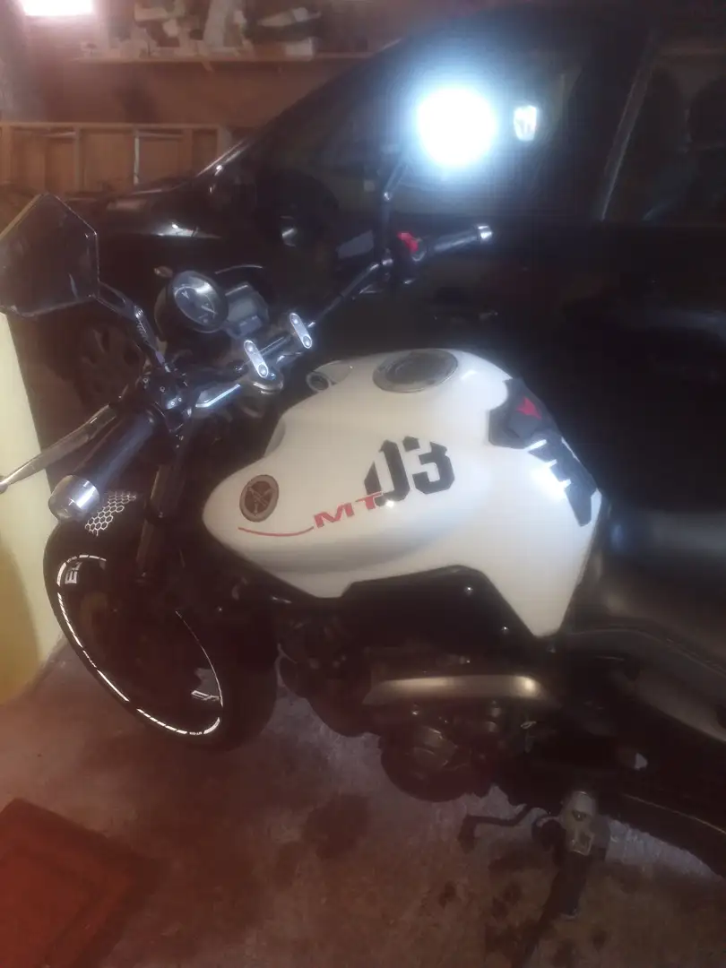Yamaha MT-03 Blanco - 2