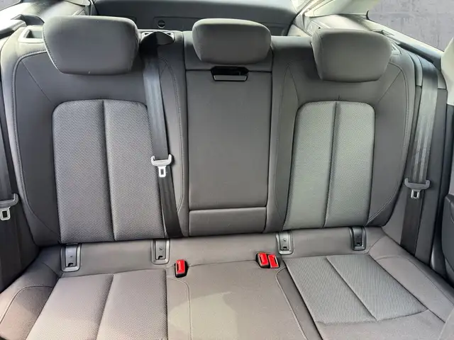 Audi A6 view 16