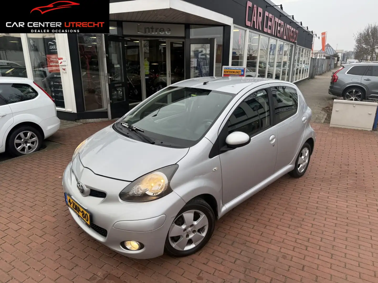 Toyota Aygo 1.0-12V Comfort 5drs AUTOMAAT Grau - 1