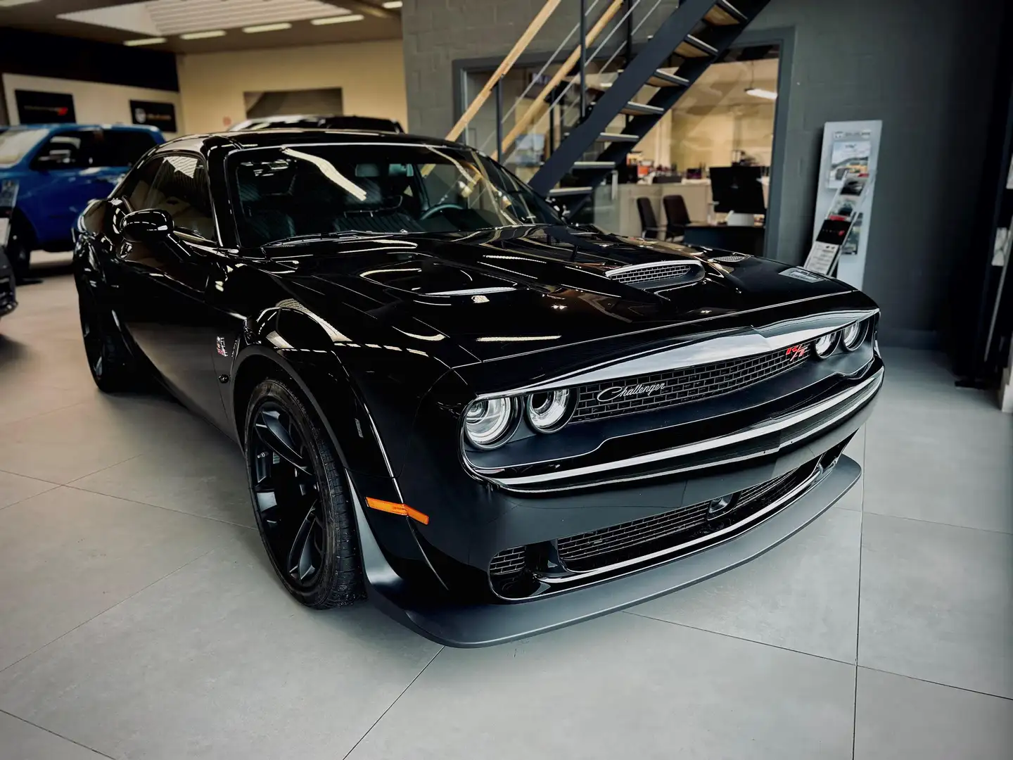 Dodge Challenger R/T Scat Pack 6,4 v8 € 69.900,-excl. btw Black - 1