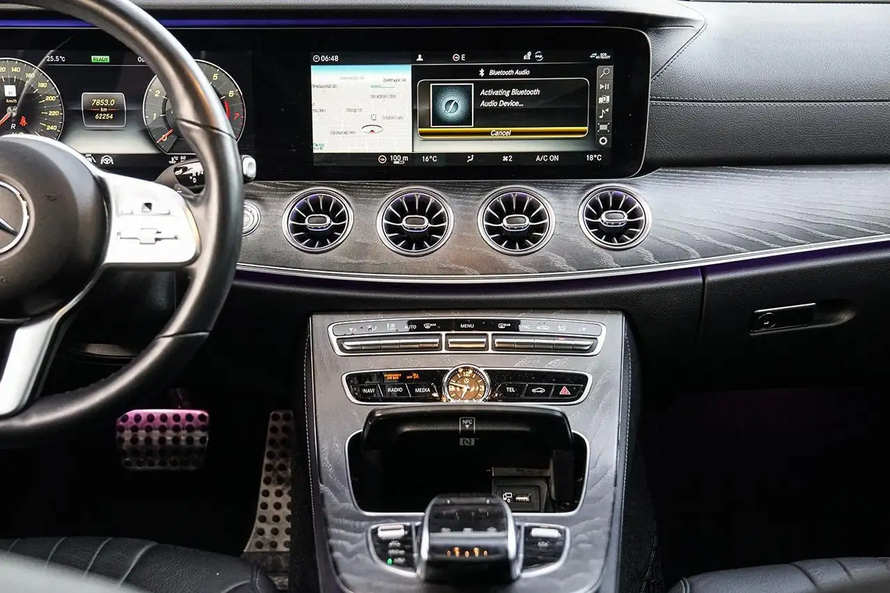 Mercedes-Benz CLS снимка Mercedes-Benz CLS
