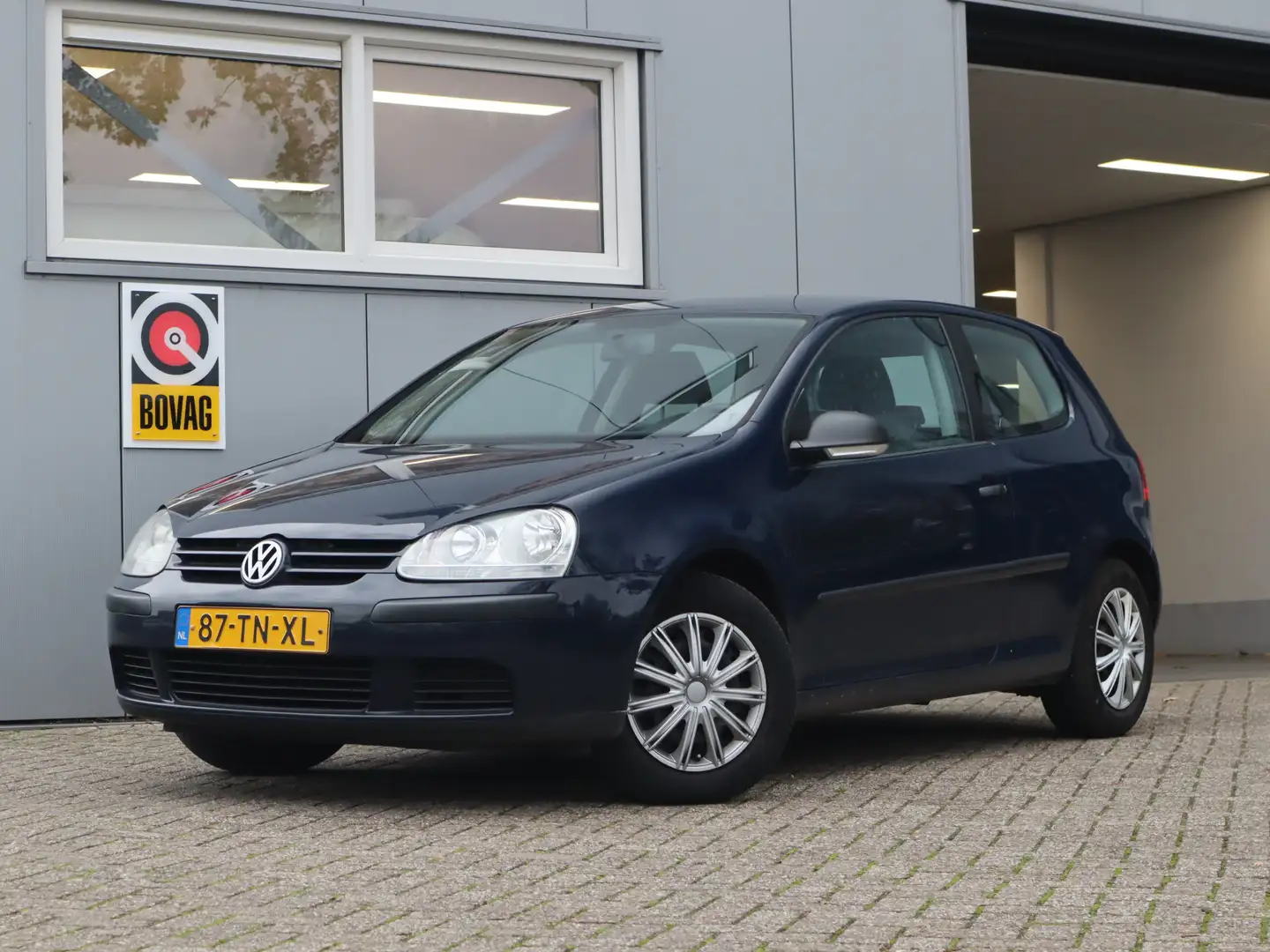 Volkswagen Golf 1.6 Trendline Blauw - 1