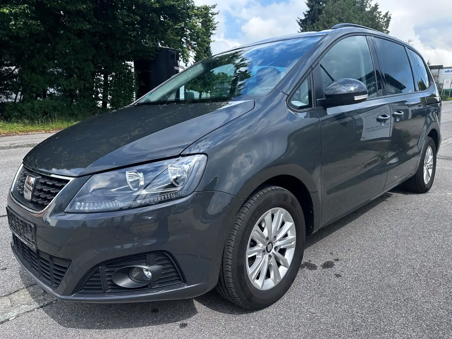 SEAT Alhambra Style 7Sitzer Grau - 2