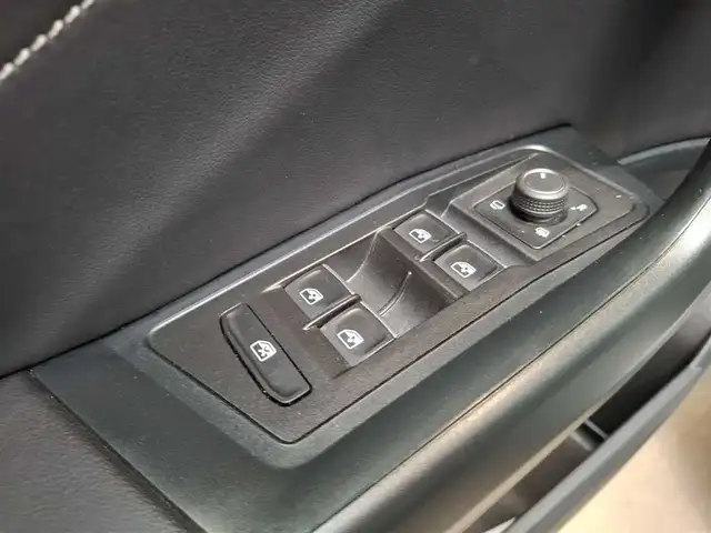 Volkswagen T-Roc view 15