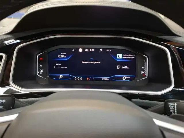 Volkswagen T-Roc view 10