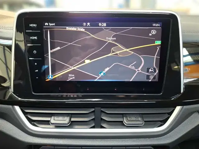 Volkswagen T-Roc view 11