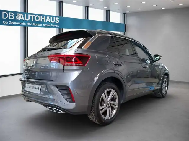 Volkswagen T-Roc view 4