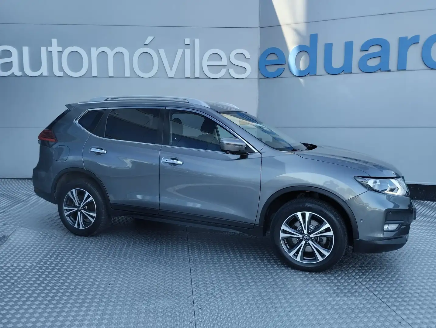 Nissan X-Trail 1.7 dCi N-Connecta 4x4-i CVT 7 pl. Plateado - 1