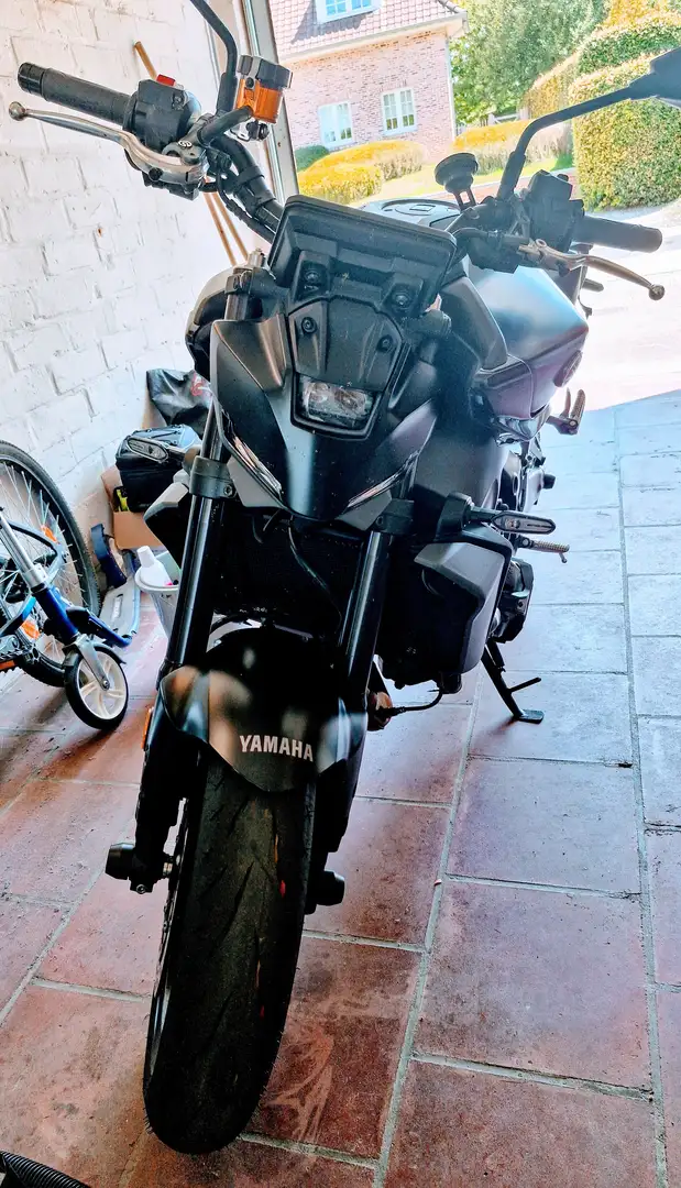 Yamaha MT-09 Zwart - 2