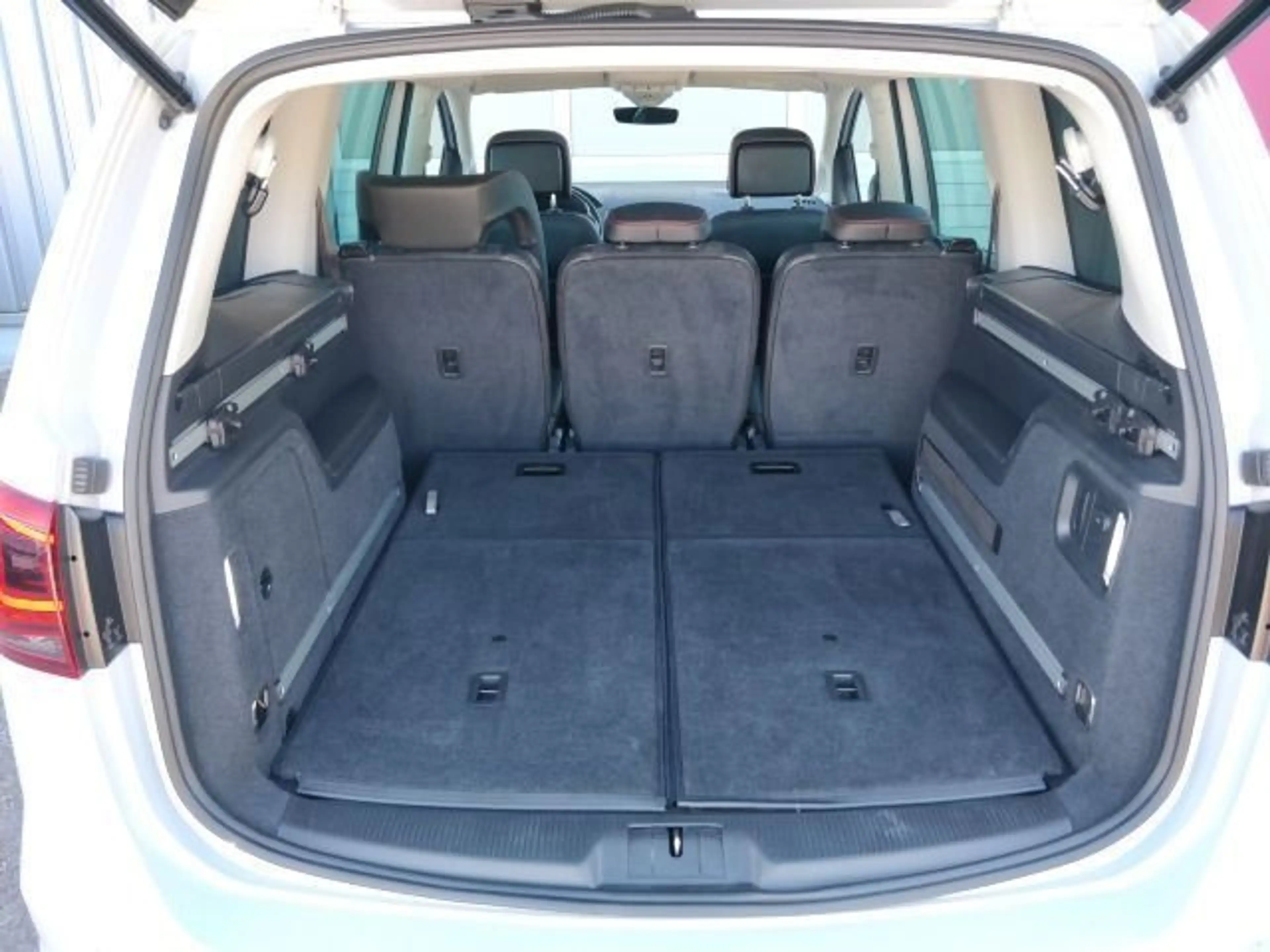SEAT Alhambra 2.0 TDI FR-Line 177PS PANO 7SITZ LEDER — photo 15
