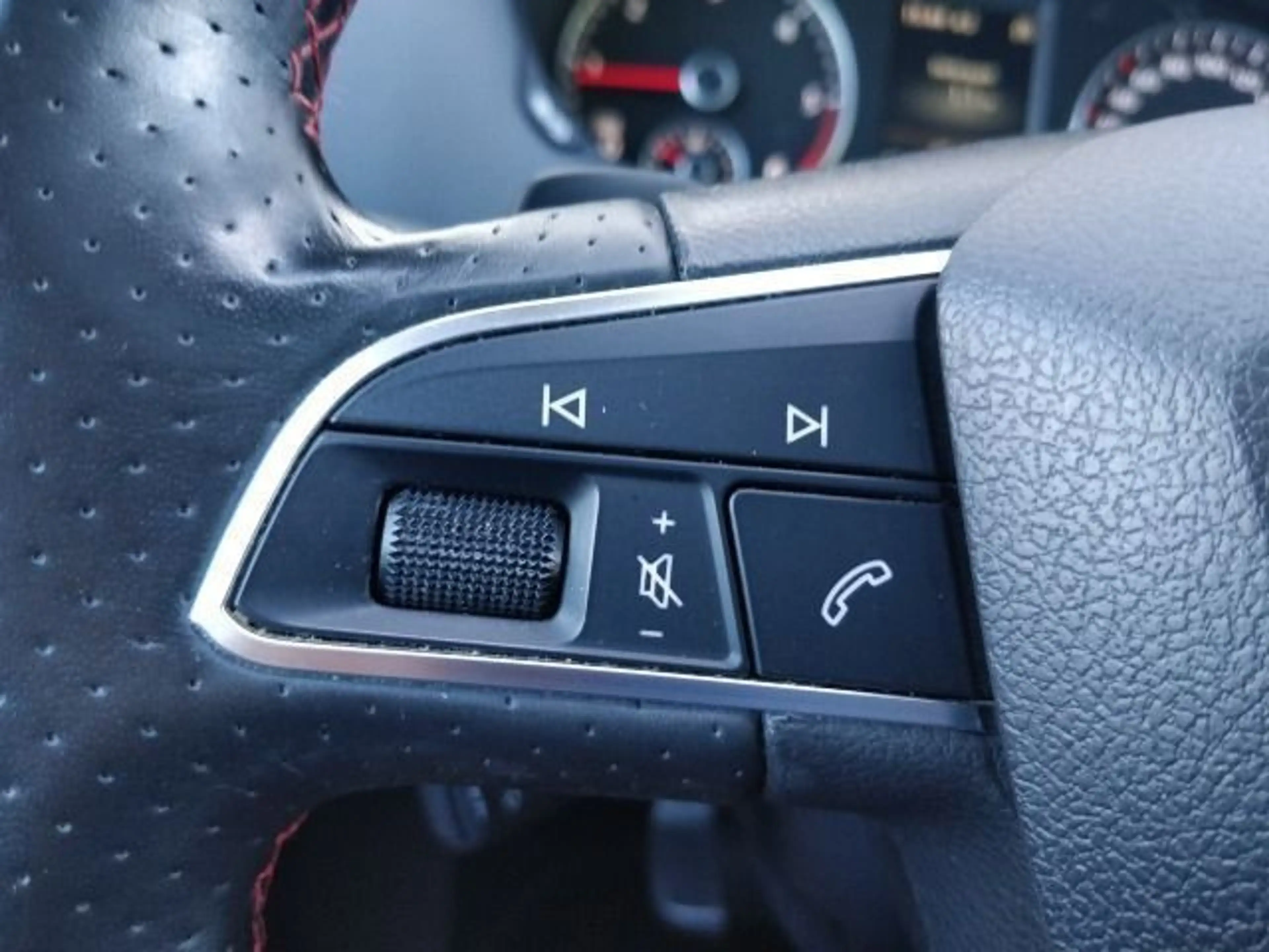 SEAT Alhambra 2.0 TDI FR-Line 177PS PANO 7SITZ LEDER — photo 21