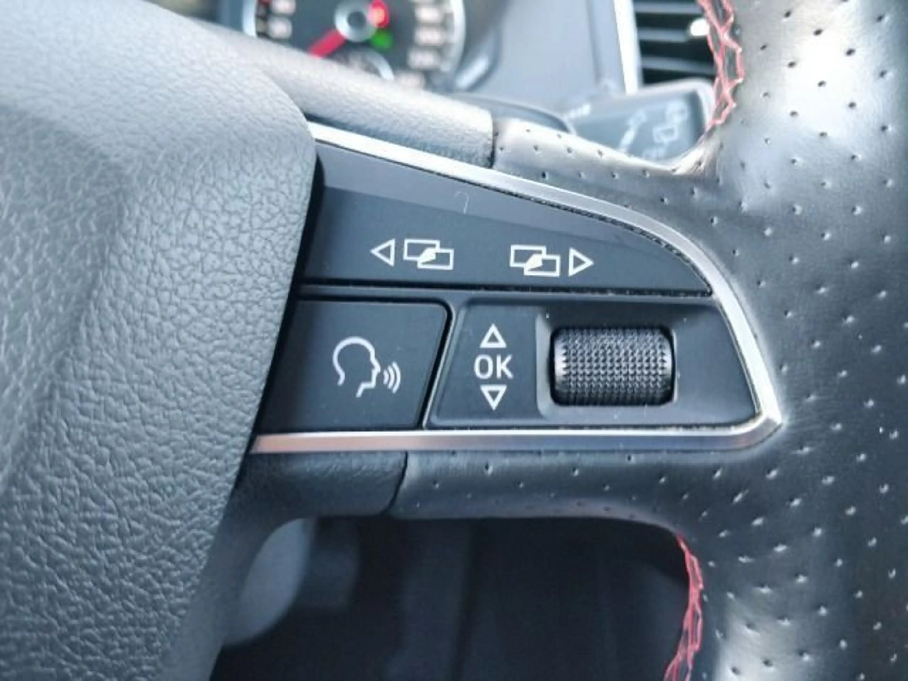 SEAT Alhambra 2.0 TDI FR-Line 177PS PANO 7SITZ LEDER — photo 22