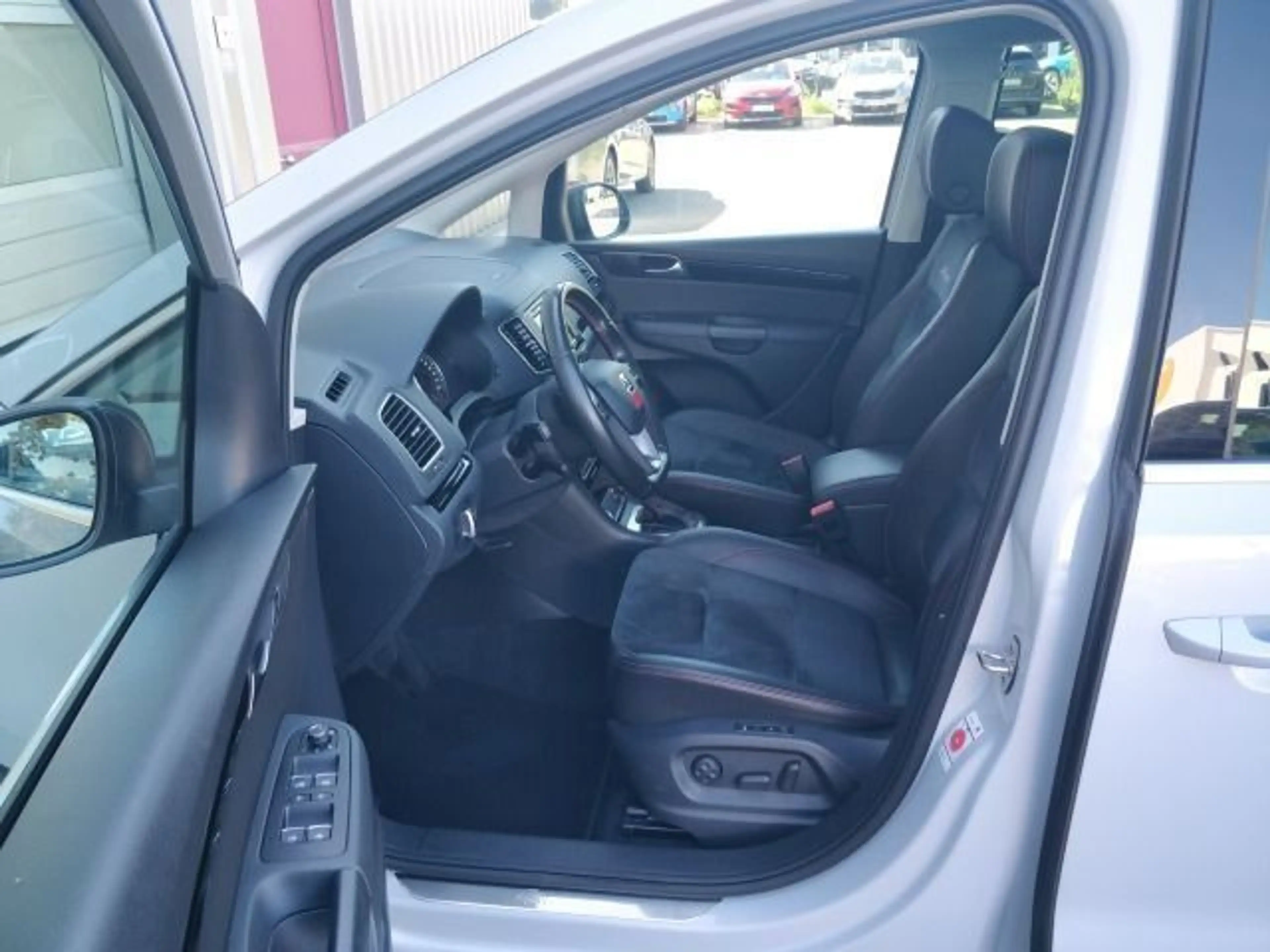 SEAT Alhambra 2.0 TDI FR-Line 177PS PANO 7SITZ LEDER — photo 8
