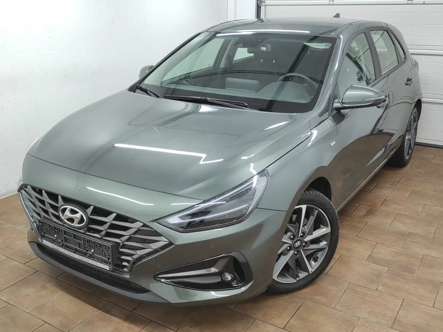 Hyundai i30 Trend Mild-Hybrid AUTOMATIK LED NAVI KAMERA EURO6 Grau - 2