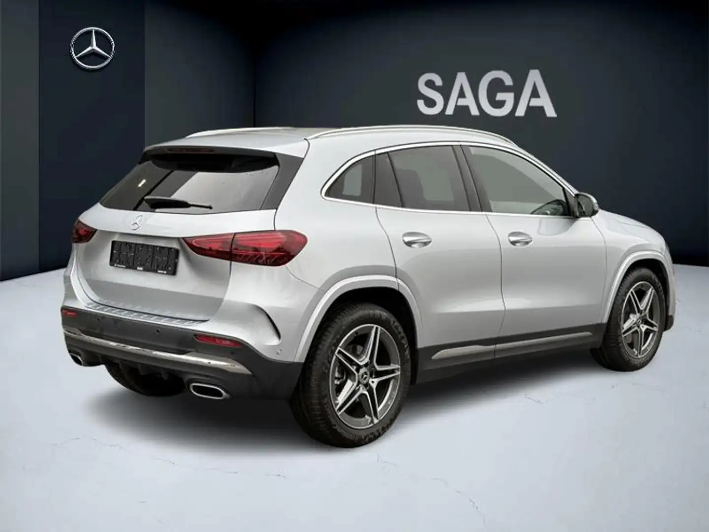 Mercedes-Benz GLA 180 Pack AMG New Modèle Zilver - 2