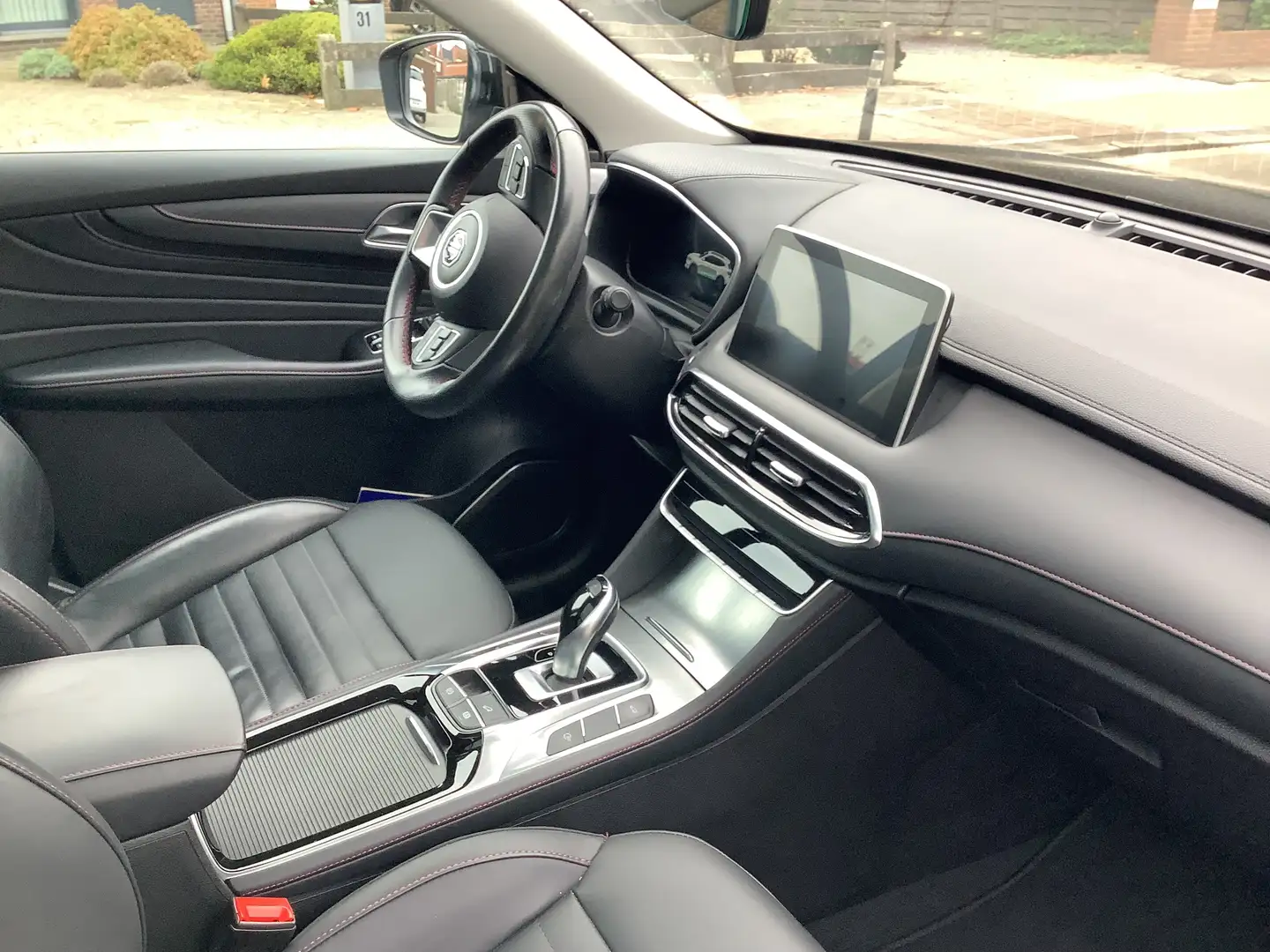 MG EHS EHS PHEV Luxury Noir - 2